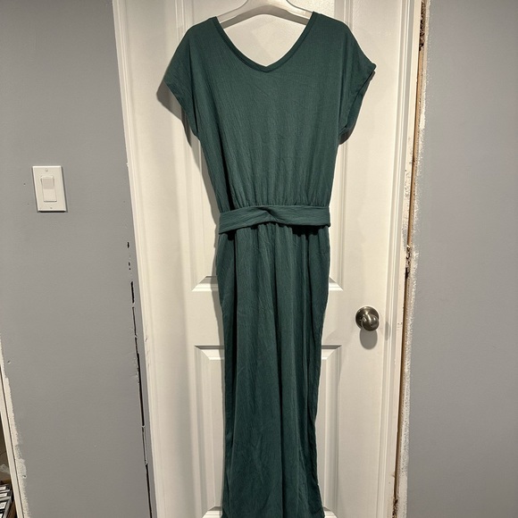 Cuddl Duds, Crinkle Jersey V -Neck Jumpsuit with Tie Front detail. - Picture 6 of 10